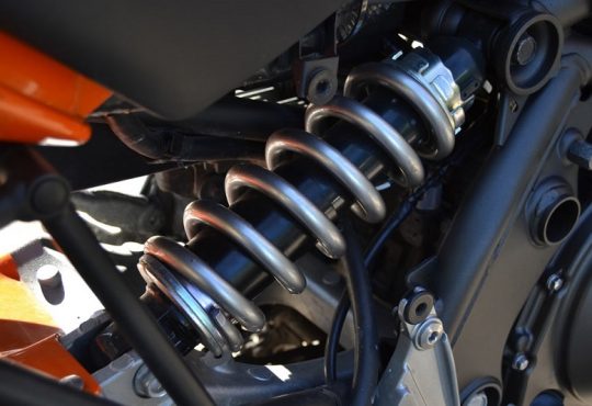 À quel moment dois-je remplacer mes amortisseurs