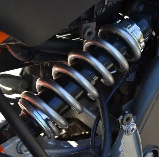 À quel moment dois-je remplacer mes amortisseurs