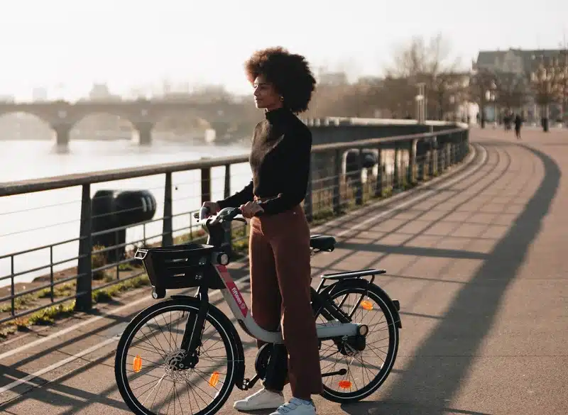 Le vélo électrique atteint les 60 km h une nouvelle ère pour la mobilité urbaine