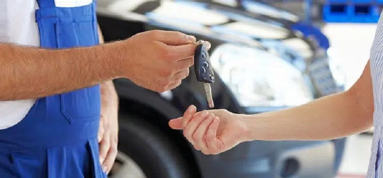 Pendant combien de temps un garagiste peut-il garder ma voiture