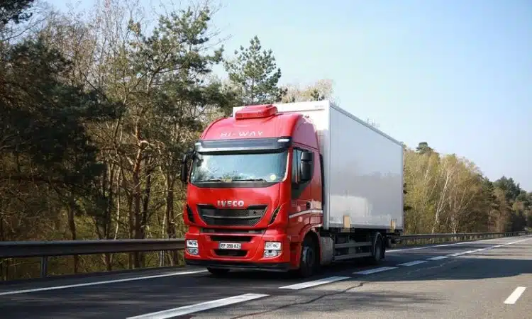 Quelle est la différence entre une assurance temporaire poids lourds et une assurance standard