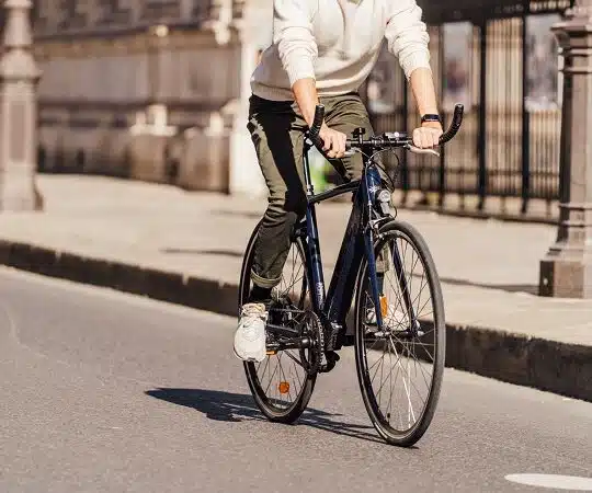 Vélos électriques ultra-rapides : êtes-vous prêt pour la révolution urbaine à 60 km/h ?