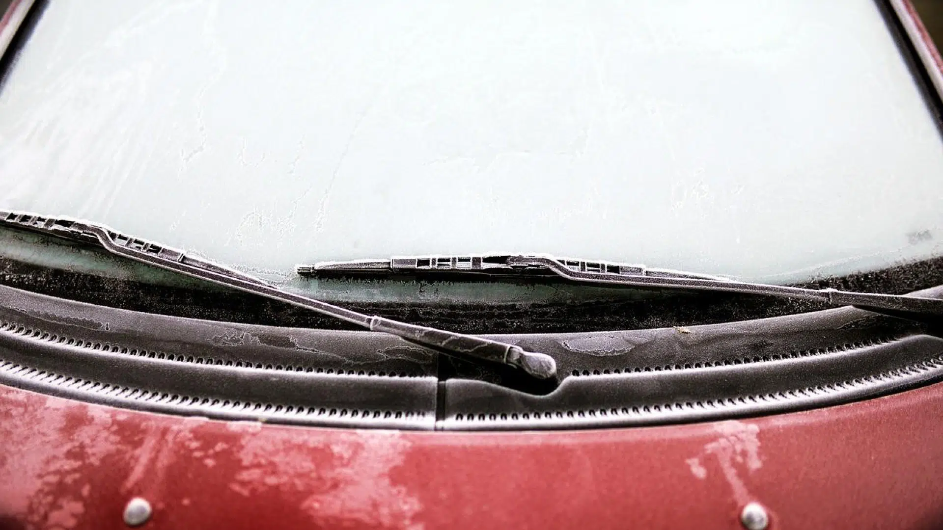 Comment remplacer son pare-brise facilement ?