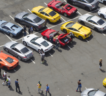 voitures sur un parking